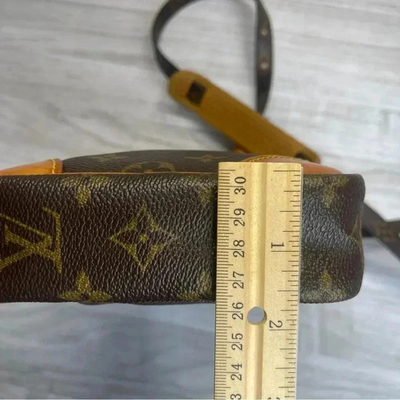Louis Vuitton Danube PM Vintage LV Monogram Crossbody Purse - Picture 10 of 17